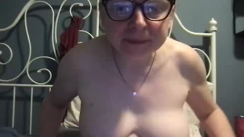 Snapshot of scarlet_envyy chatting on 09/09/25, 10:59 scarlet_envyy online show from 09/09/25, 10:59