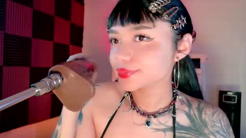 scarlet_gold online show from 10/12/25, 02:32