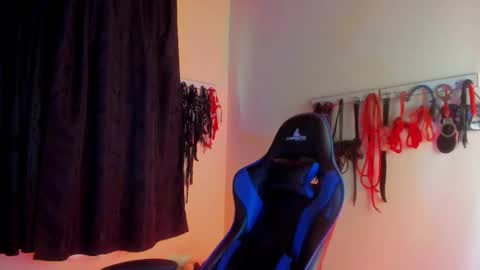 scarlet taylor kennedy online show from 10/14/25, 10:10