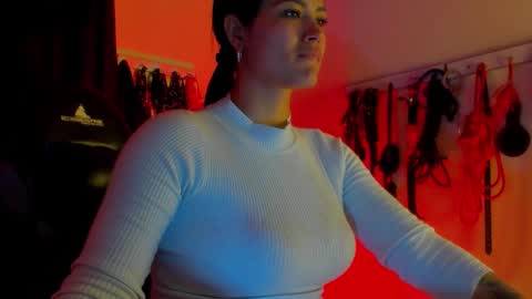 scarlet taylor kennedy online show from 11/27/25, 08:33