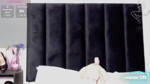 Scarlet Ray  online show from 10/10/25, 11:31