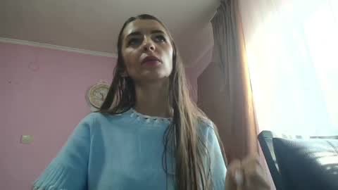 Snapshot of scarlet_rosse chatting on 05/19/26, 03:07 Scarlet online show from 05/19/26, 03:07