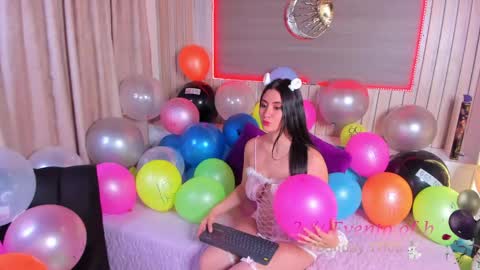 Snapshot of scarlet_s_ chatting on 05/18/26, 03:13 Scarlet online show from 05/18/26, 03:13