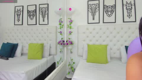 Snapshot of scarlet_stan22 chatting on 01/02/25, 10:48 Isa online show from 01/02/25, 10:48