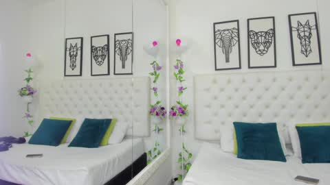 Snapshot of scarlet_stan22 chatting on 01/11/25, 11:12 Isa online show from 01/11/25, 11:12