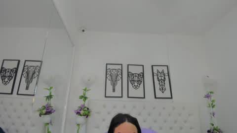 Snapshot of scarlet_stan22 chatting on 02/05/25, 10:51 Isa online show from 02/05/25, 10:51