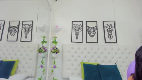 Snapshot of scarlet_stan22 chatting on 02/28/25, 10:30 Isa online show from 02/28/25, 10:30