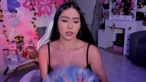 Snapshot of scarlet_villamizar chatting on 05/21/26, 05:03 SCARLET online show from 05/21/26, 05:03