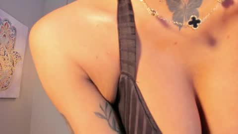 scarlet_vixen_ online show from 04/29/26, 12:31