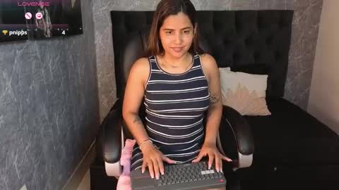 Snapshot of scarletbaker__ chatting on 12/18/25, 03:51 Scarlet online show from 12/18/25, 03:51