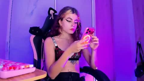 Scarlet online show from 08/01/26, 12:21