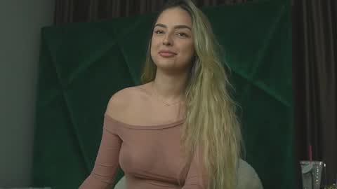 Scarlet online show from 09/22/25, 08:33