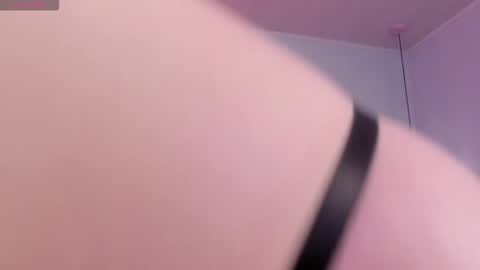 Scarlet  online show from 10/31/25, 05:30