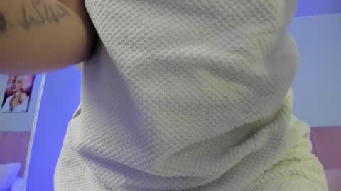 Scarlet  online show from 12/02/25, 04:51