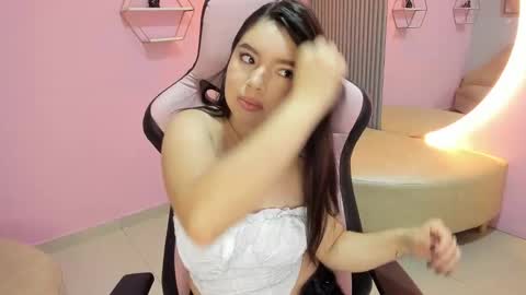 Snapshot of scarleth_kiss_ chatting on 12/14/25, 11:04 Scarleth online show from 12/14/25, 11:04