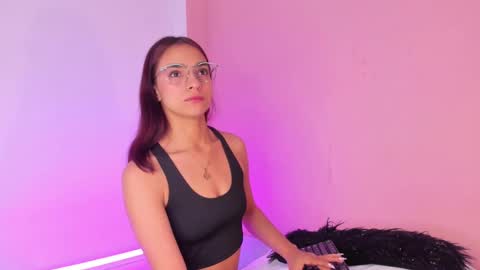 I am  Scarleth  Check mi profile online show from 01/04/25, 12:05