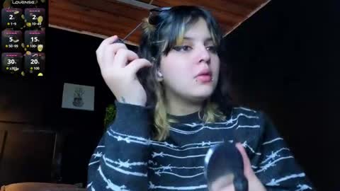 Snapshot of scarleth_shadow chatting on 09/20/25, 01:39 SCARLETH online show from 09/20/25, 01:39