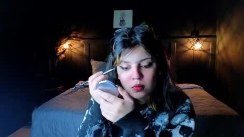 Snapshot of scarleth_shadow chatting on 09/30/25, 01:54 SCARLETH online show from 09/30/25, 01:54