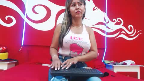 Scarleth online show from 11/12/25, 02:50