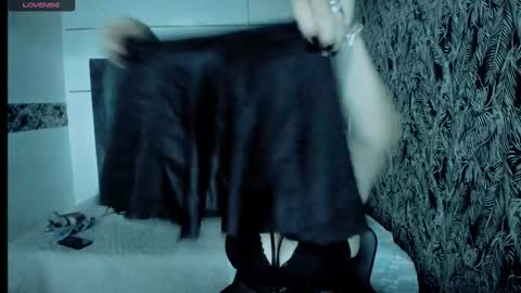 Snapshot of scarlethoot_ chatting on 09/25/25, 11:58 S C A R L E T online show from 09/25/25, 11:58