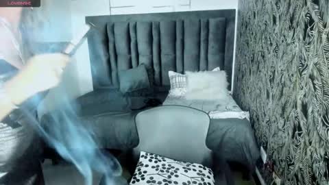 Snapshot of scarlethoot_ chatting on 10/11/25, 11:53 S C A R L E T online show from 10/11/25, 11:53