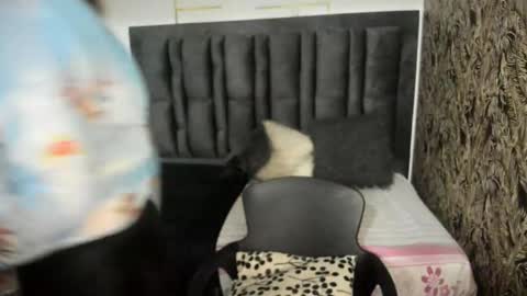 Snapshot of scarlethoot_ chatting on 10/16/25, 11:55 S C A R L E T online show from 10/16/25, 11:55