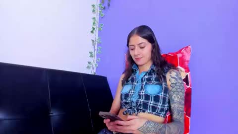 Snapshot of scarletjonesx chatting on 03/09/25, 12:21 Denis online show from 03/09/25, 12:21