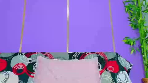 Snapshot of scarletjonesx chatting on 09/12/25, 09:04 Denis online show from 09/12/25, 09:04