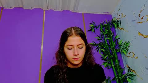 Snapshot of scarletjonesx chatting on 11/06/25, 02:12 Denis online show from 11/06/25, 02:12