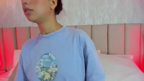 Scarlet  online show from 02/12/25, 12:22