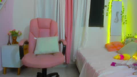 Scarletliz online show from 12/17/24, 06:53