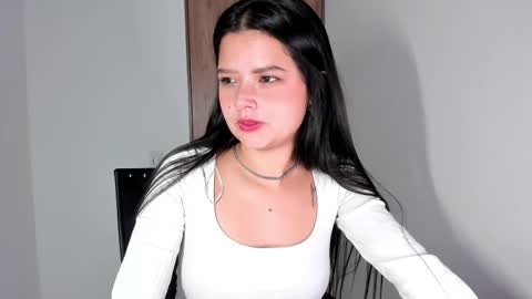 Snapshot of scarletrosee27 chatting on 01/31/25, 09:37 scarletrosee27 online show from 01/31/25, 09:37