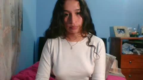 Snapshot of scarletscott_ chatting on 02/15/25, 01:53 Nataly online show from 02/15/25, 01:53