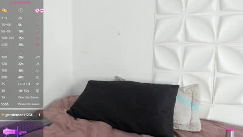 Snapshot of scarlett21__ chatting on 09/25/25, 04:16 Scarlett online show from 09/25/25, 04:16