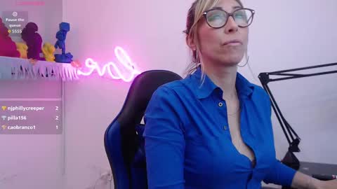 Scarlett online show from 11/07/25, 12:05