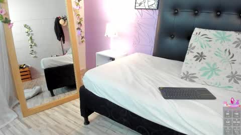 Scarlett online show from 09/19/25, 11:22