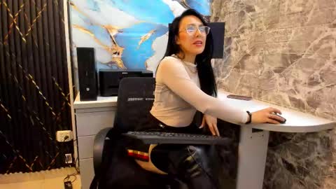 scarlett__14 online show from 09/18/25, 03:19