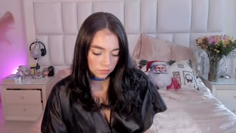 Snapshot of scarlett__baker11 chatting on 12/17/24, 10:11 juli online show from 12/17/24, 10:11