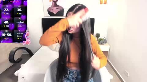 Snapshot of scarlett__bell chatting on 02/22/25, 12:08 Scarlett online show from 02/22/25, 12:08