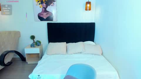 Snapshot of scarlett__bell chatting on 10/03/25, 01:30 Scarlett online show from 10/03/25, 01:30