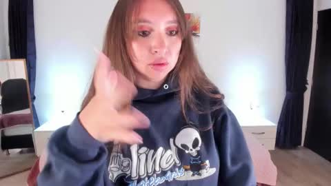 Snapshot of scarlett__cooper__ chatting on 10/14/25, 11:55 Scarlett online show from 10/14/25, 11:55