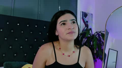 Snapshot of scarlett__durand chatting on 09/15/25, 01:11 scarlett__durand online show from 09/15/25, 01:11