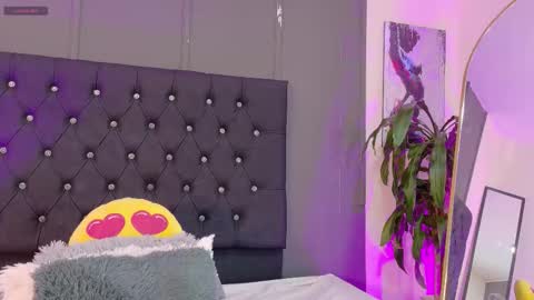 scarlett__durand online show from 09/17/25, 11:45