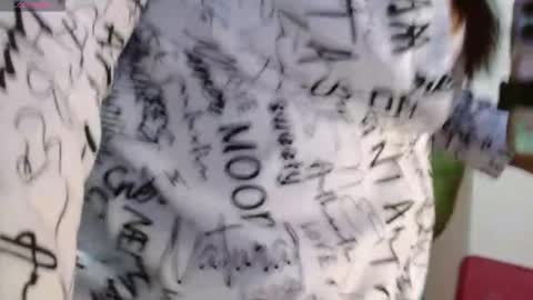 Scarlett online show from 10/20/25, 10:54