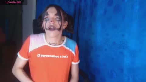 Snapshot of scarlett_crastrawberry chatting on 10/30/25, 11:16 scarlet online show from 10/30/25, 11:16