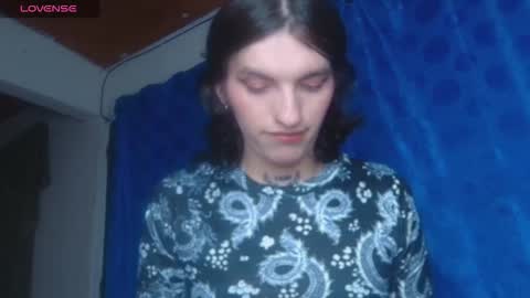 Snapshot of scarlett_crastrawberry chatting on 11/07/25, 06:19 scarlet online show from 11/07/25, 06:19