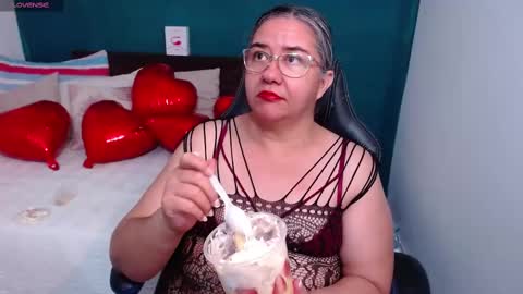 Snapshot of scarlett_duboi1 chatting on 02/15/25, 11:58 Scarlett online show from 02/15/25, 11:58