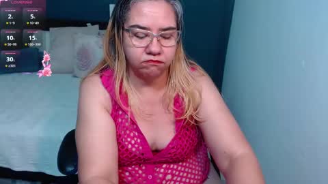 Snapshot of scarlett_duboi1 chatting on 03/10/25, 01:23 Scarlett online show from 03/10/25, 01:23