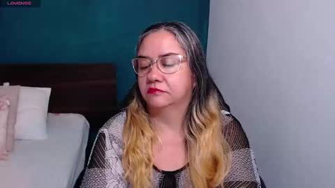 Snapshot of scarlett_duboi1 chatting on 09/17/25, 11:39 Scarlett online show from 09/17/25, 11:39