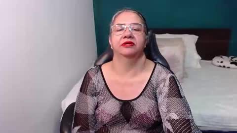 Snapshot of scarlett_duboi1 chatting on 11/11/25, 01:27 Scarlett online show from 11/11/25, 01:27